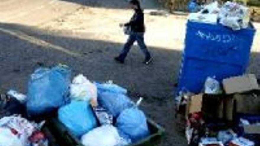 La recogida de basura se alargó ayer hasta después del mediodía