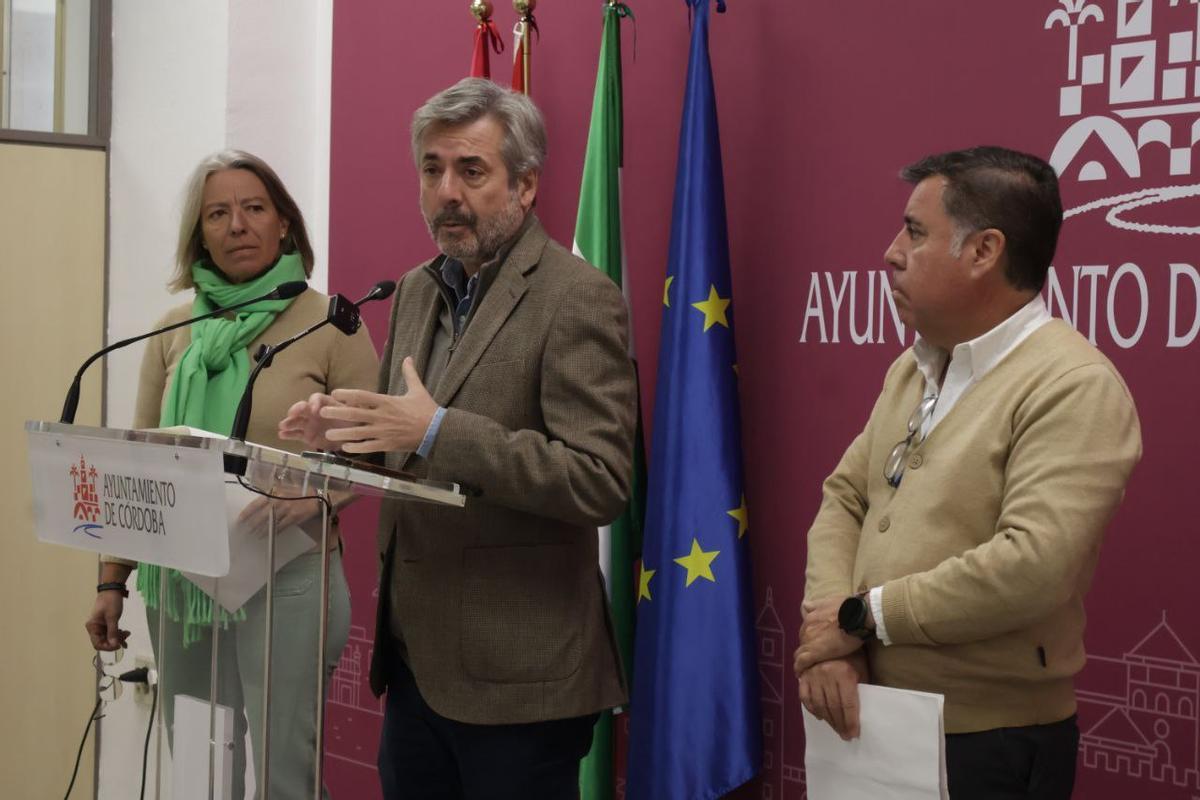 Miguel Ángel Torrico, Isabel Albás y Miguel Ángel Madruga, en la presentación de los asuntos tratados en la junta de gobierno local.