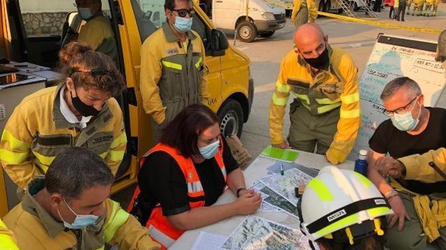 “La noche ha sido difícil y el fuego no está estabilizado”