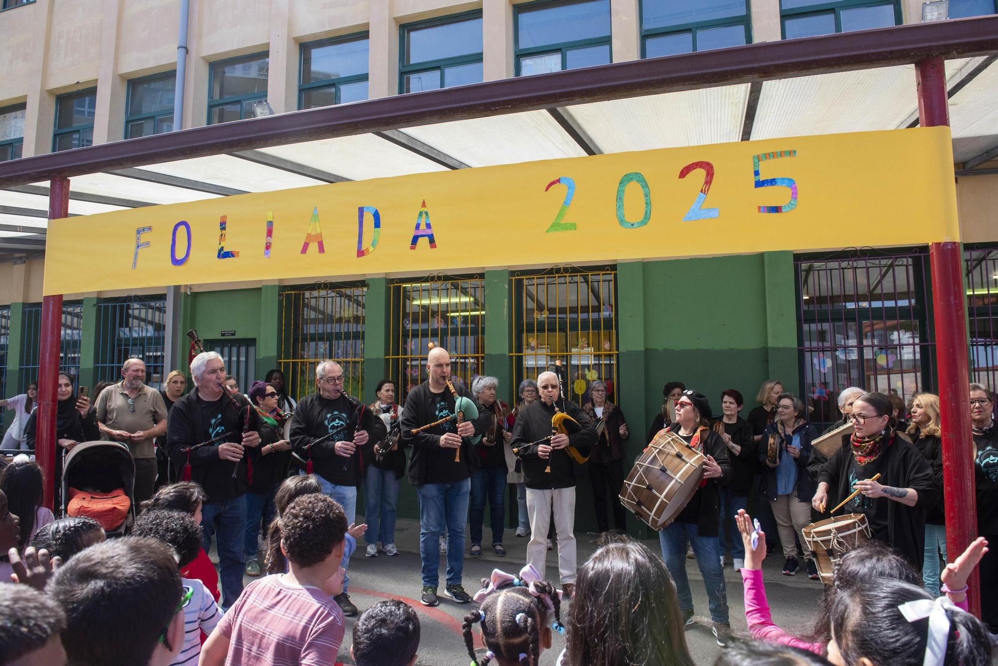 Baile, pandeireta e alegría no Raquel Camacho