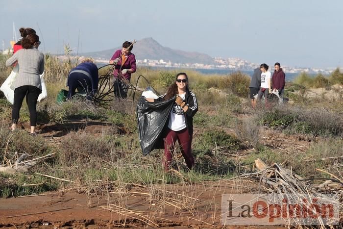 SOS Mar Menor retira dos toneladas de basura