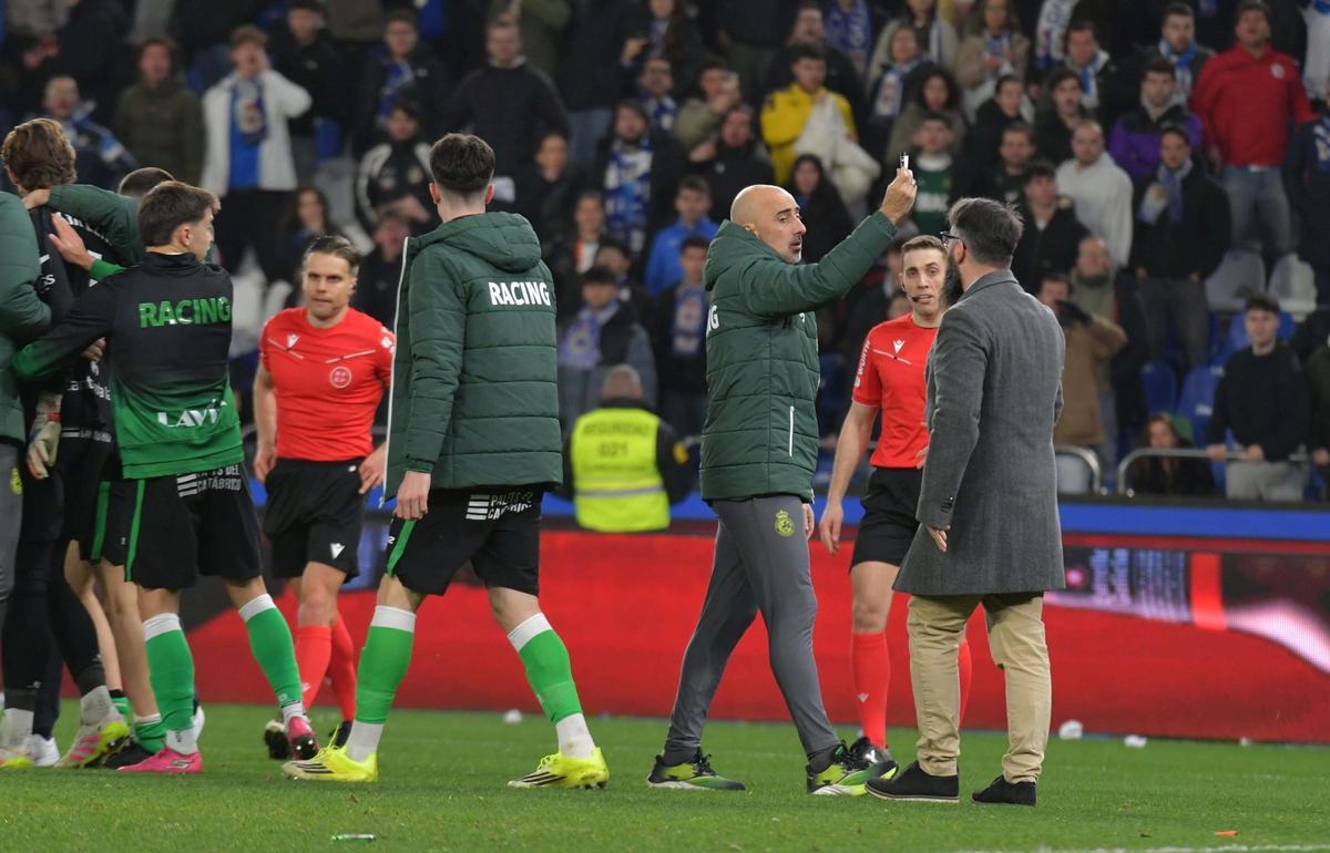 Un Dépor sin fortuna ni puntería cae en Riazor contra el Racing de Santander