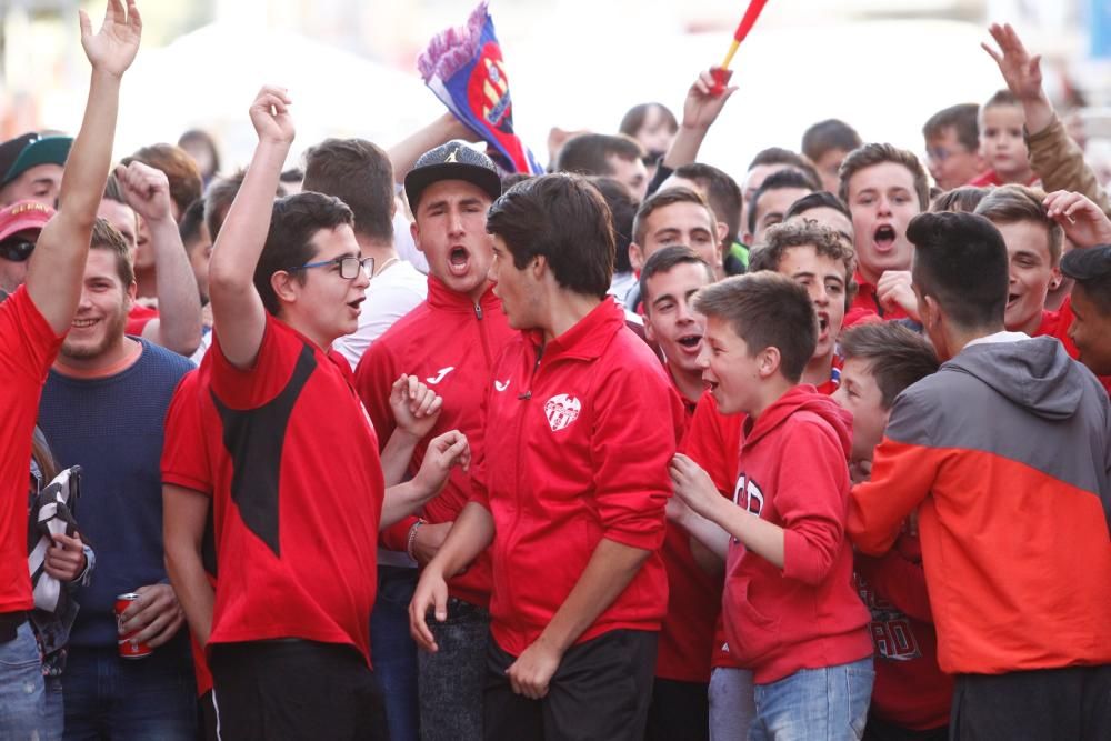 El Atlético Saguntino celebra el título de campeón por todo lo alto