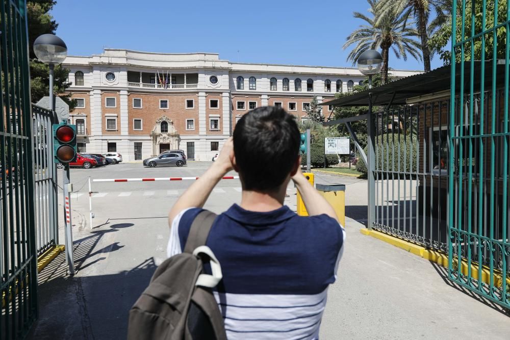 Un menor acuchilla a una profesora en un instituto de València