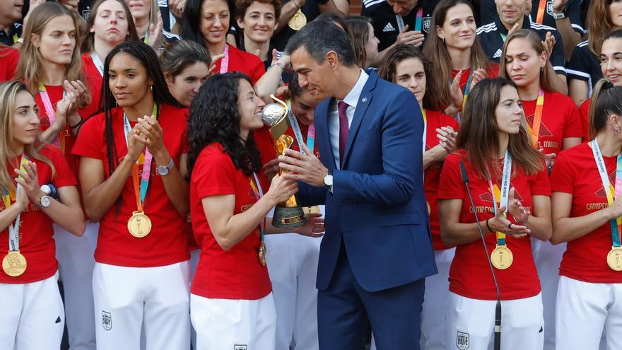 Pedro Sánchez asegura que desde el Gobierno van a seguir apostando por el fútbol femenino
