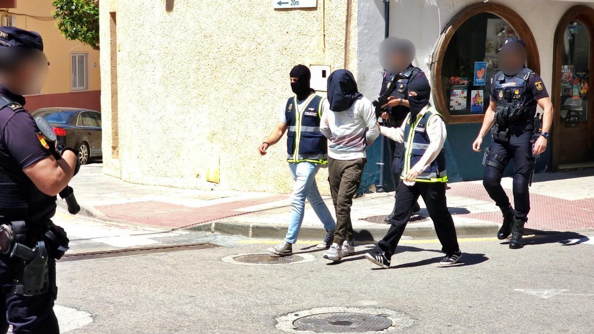 El sospechoso cuando fue detenido en Teulada