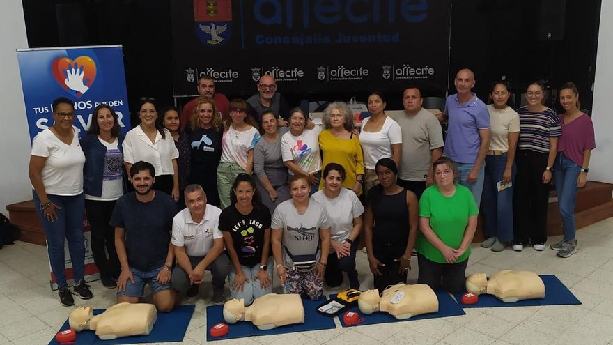 Enfermeras del Área de Salud de Lanzarote forman a cuidadoras y familiares de personas dependientes
