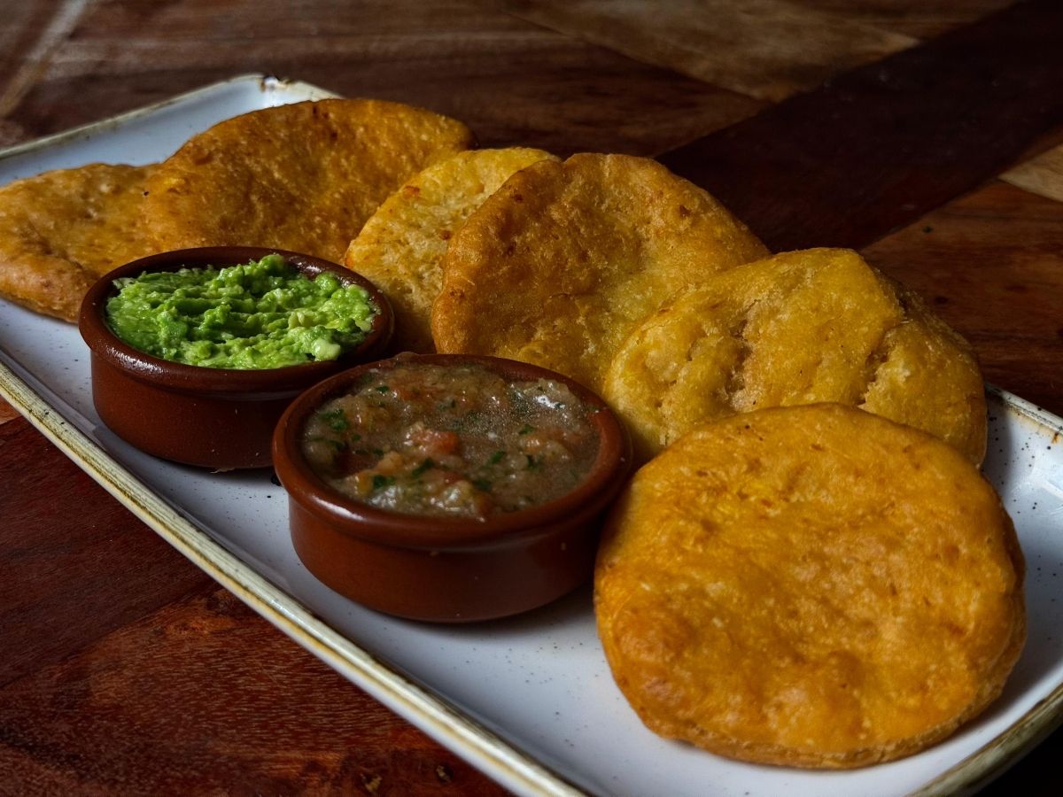Las sopaipillas con chancho son uno de los entrantes estrella.
