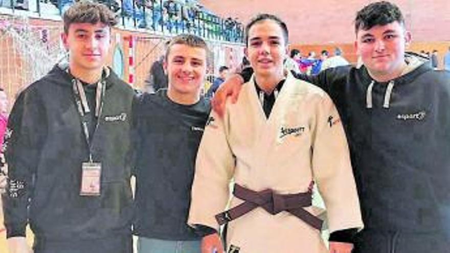 Izan Moreno guanya els quatre combats de la línia de pas de grau de judo | ESPORT7