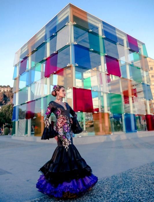 AMPARO PARDAL. Esta abogada malagueña y diseñadora, presenta su colección Rita, un homenaje a esta actriz con raíces andaluzas en los que se funden flamenco y alta costura.