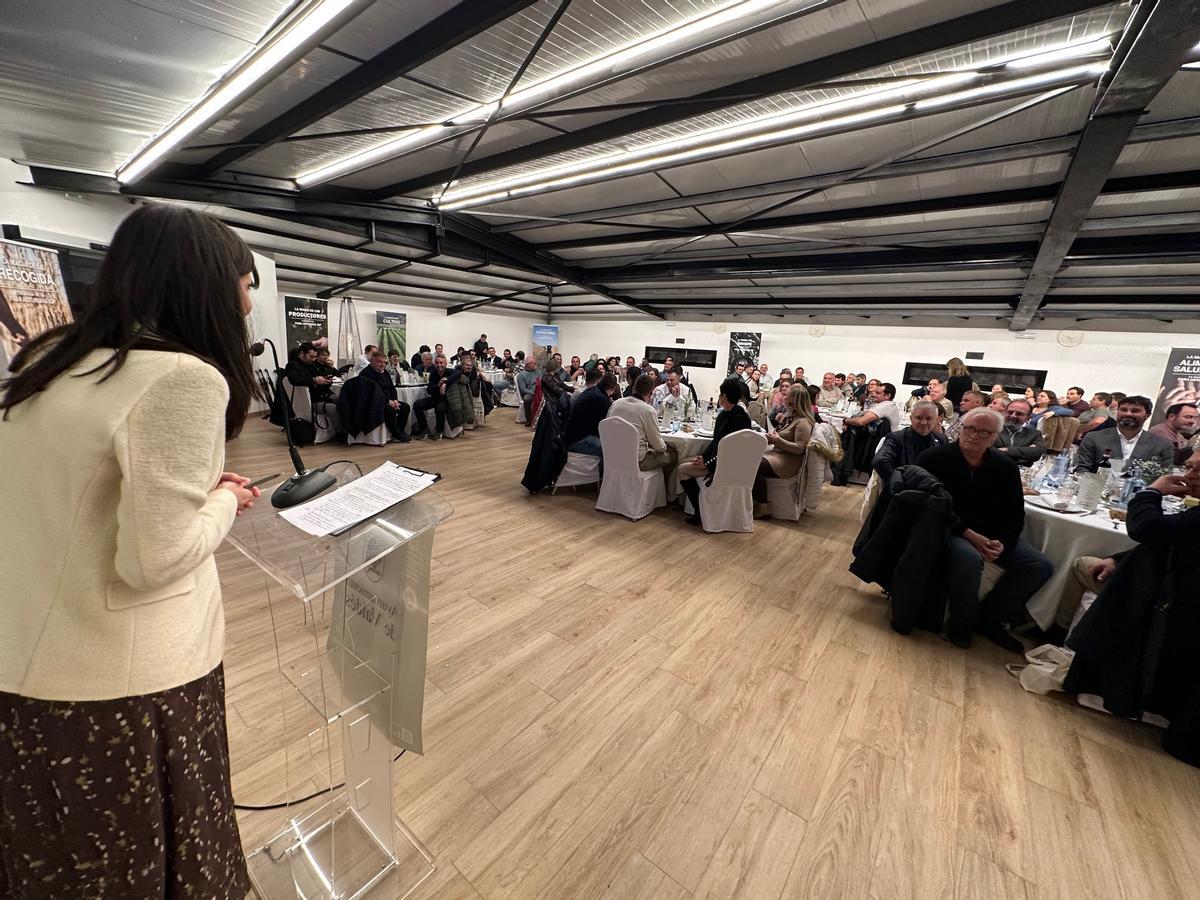 Un momento de la jornada, celebrada en un restaurante de Luarca.