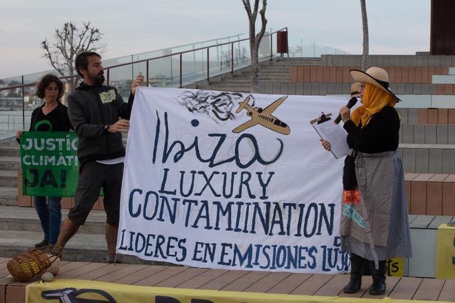 Protesta contra los jets privados en Ibiza