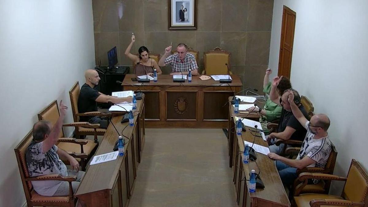 La unanimidad ha marcado el acuerdo del pleno de Vilafamés para impulsar una solución a la urbanización La Foia.