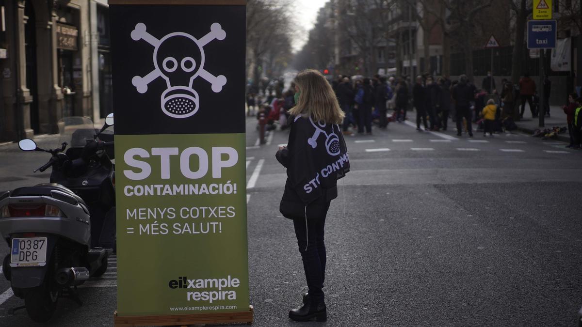 Manifestación en contra de la presencia de coches en los entornos escolares, en febrero de 2021