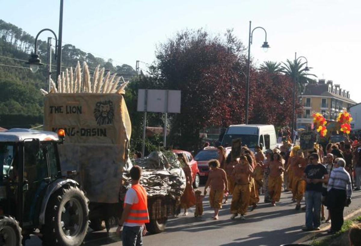 Procesión de humor para el «Cristín» Música de  gaitas para la Marañuela de Oro