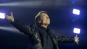 Raphael en concierto en el Palau Sant Jordi.