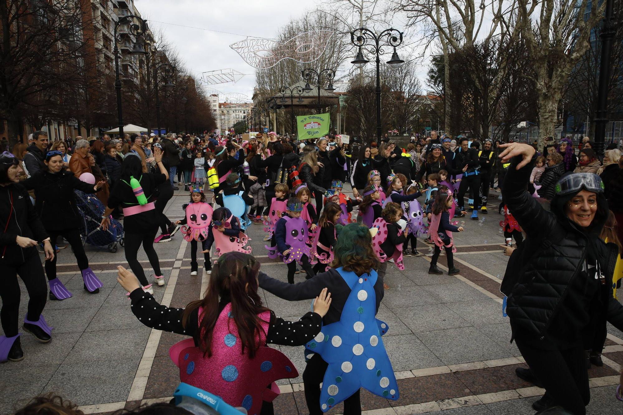 Así han disfrutado pequeños y mayores en el desfile infantil del Antroxu de Gijón (en imágenes)