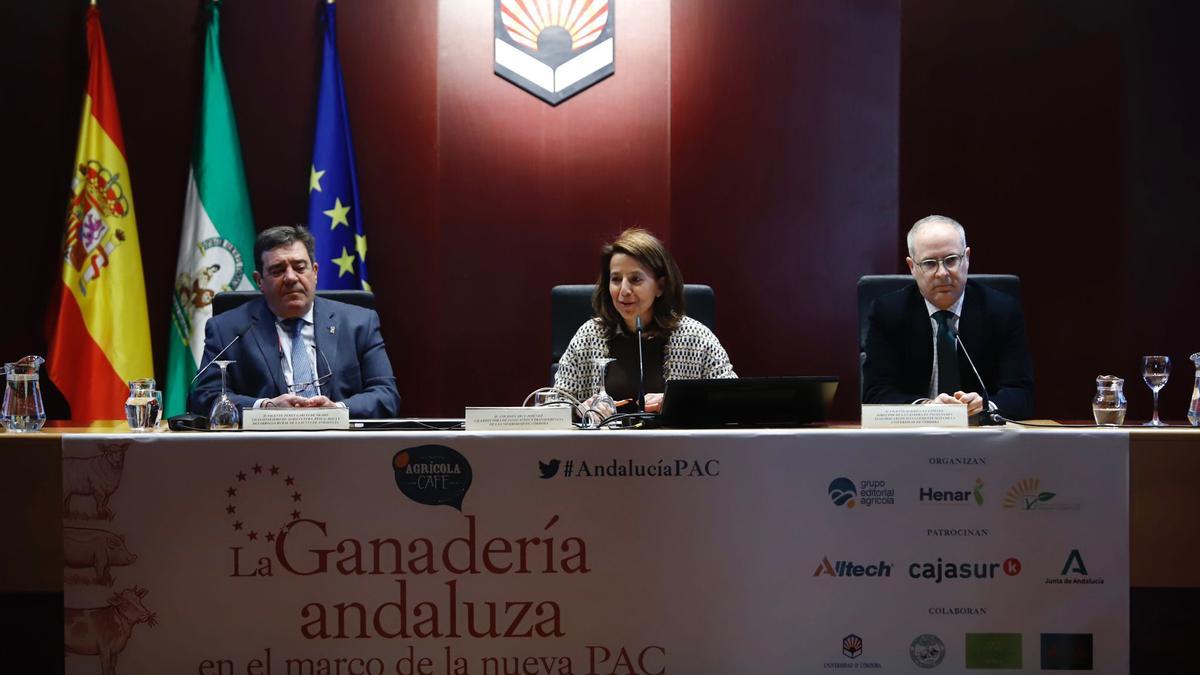 Mesa inaugural de las jornadas sobre ganadería extensiva y PAC.