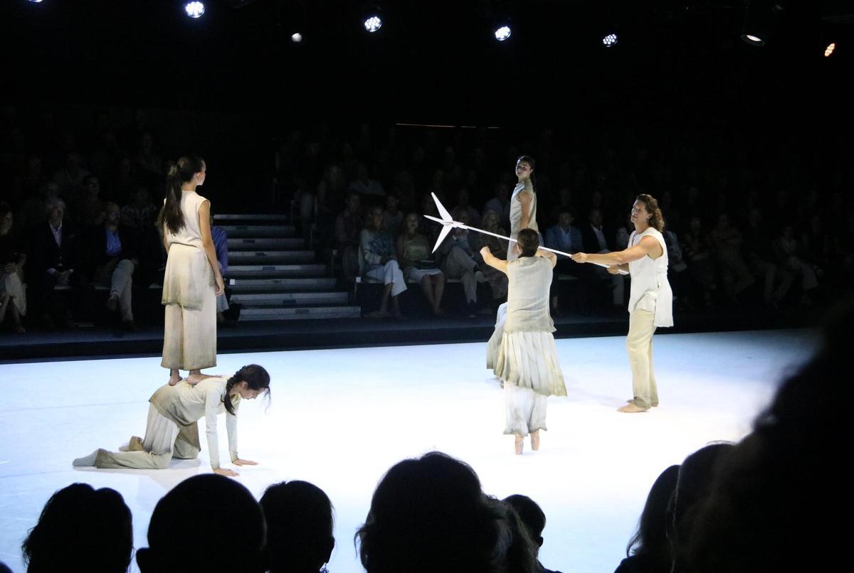 Pla general d'un dels moments de l'espectacle NIU