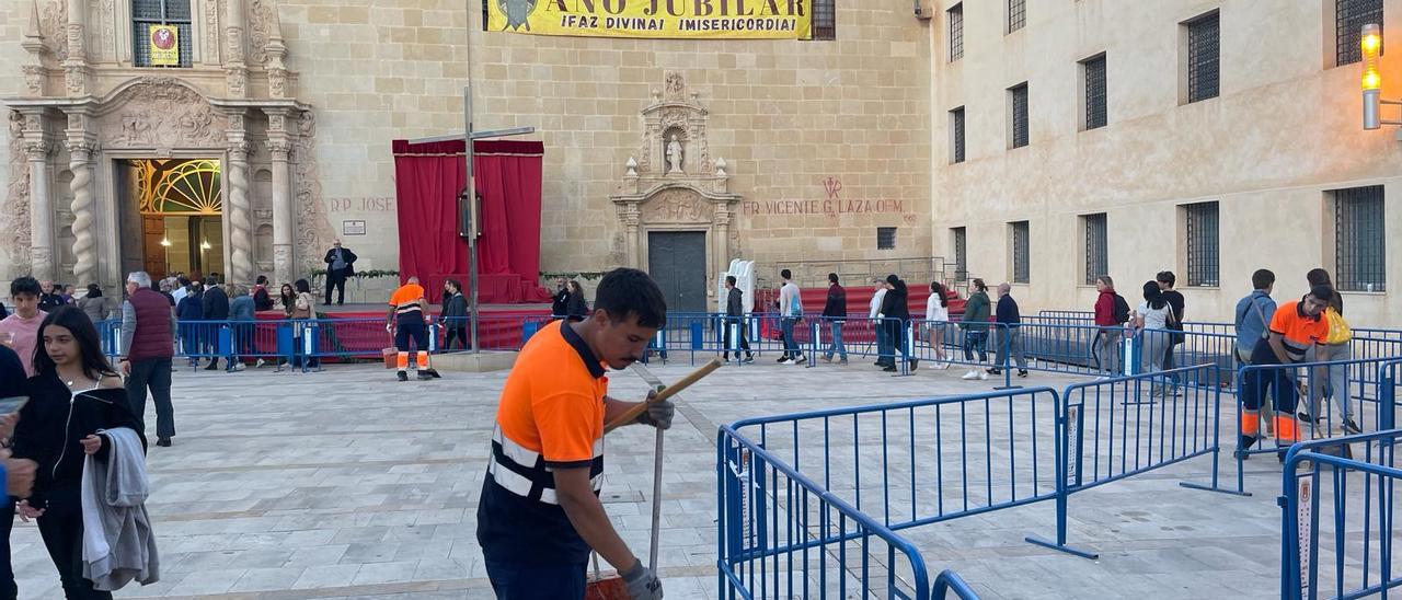 El operativo de limpieza reforzado en Santa Faz retiró 2.900 kilos de desechos en un día