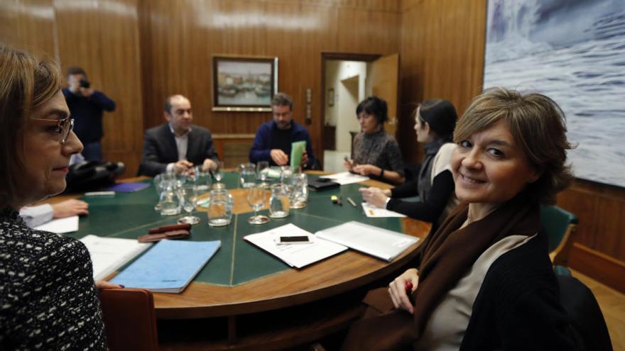 García Tejerina con representantes de los grupos conservacionistas.