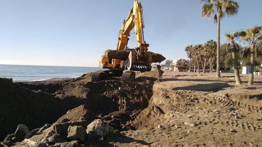 Arreglo de descarne en la playa de San Pedro Alcántara.