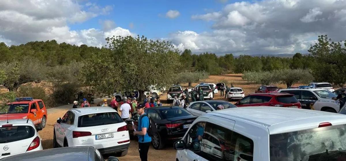 Voluntarios y fuerzas de seguridad en un dispositivo de búsqueda de la vecina de Sollana, en una imagen de archivo.