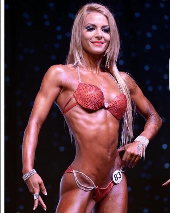 La ilicitana Rocío López, oro en el campeonato de Europa de Bikini Fitness