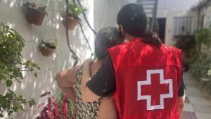 María siente miedo de quedarse a solas con su hijo, que tiene crisis violentas debido a que sufre esquizofrenia