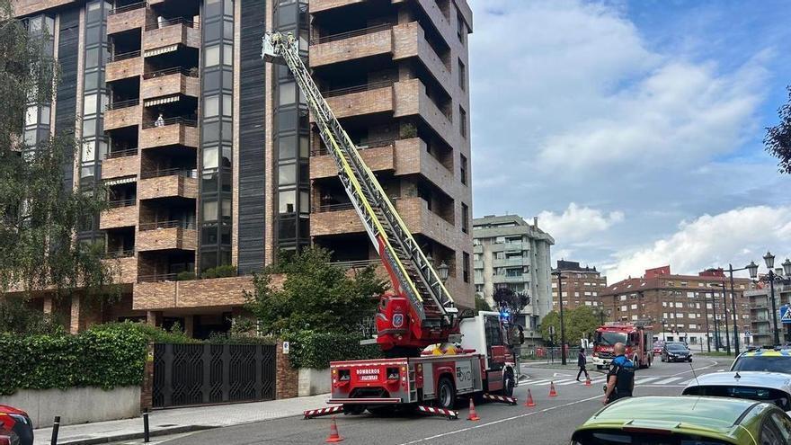 Hallan sin vida a un hombre de 55 años en su vivienda de Oviedo