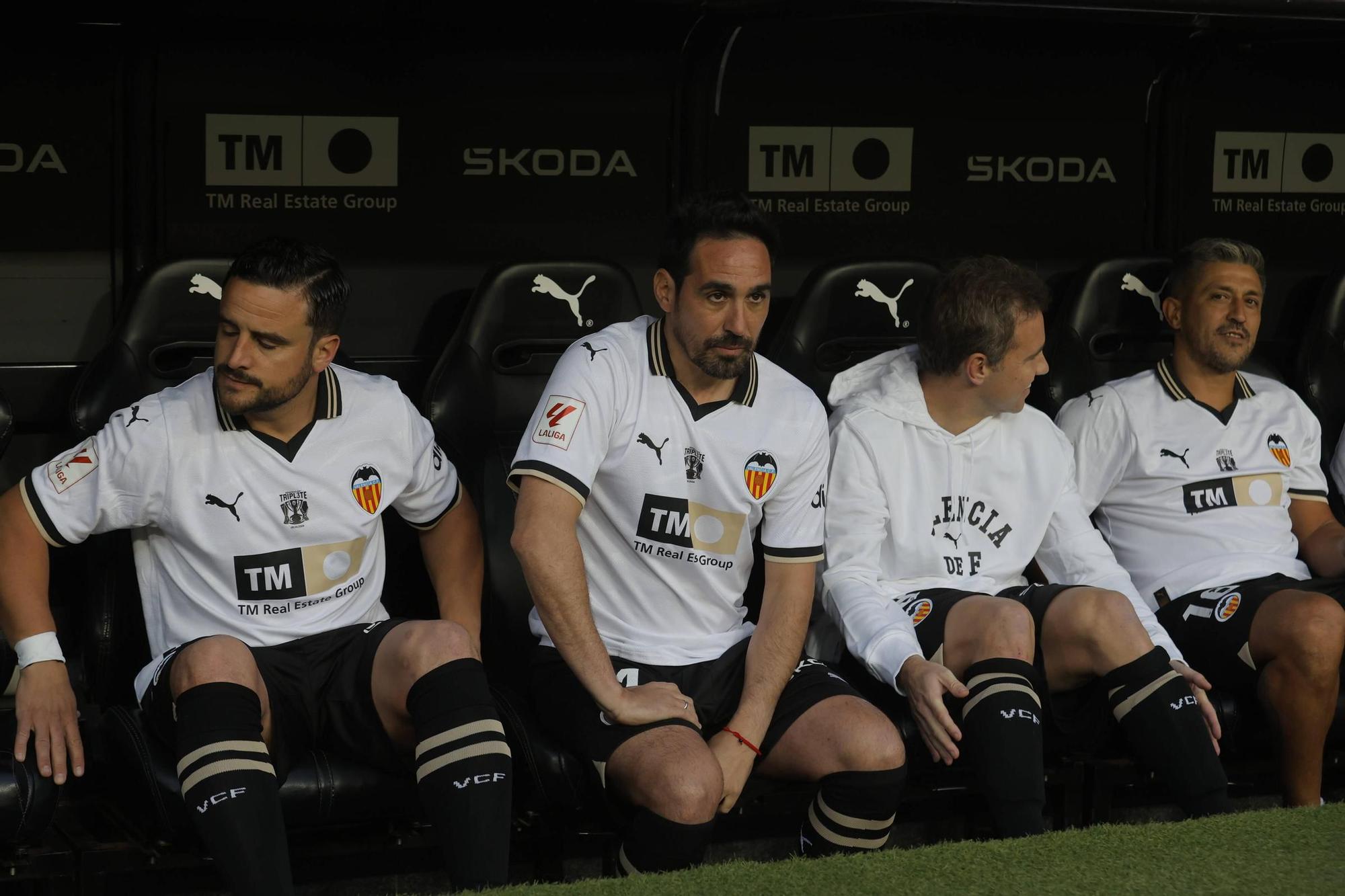 ¡Qué recuerdos! Las fotos del homenaje al Valencia del Triplete