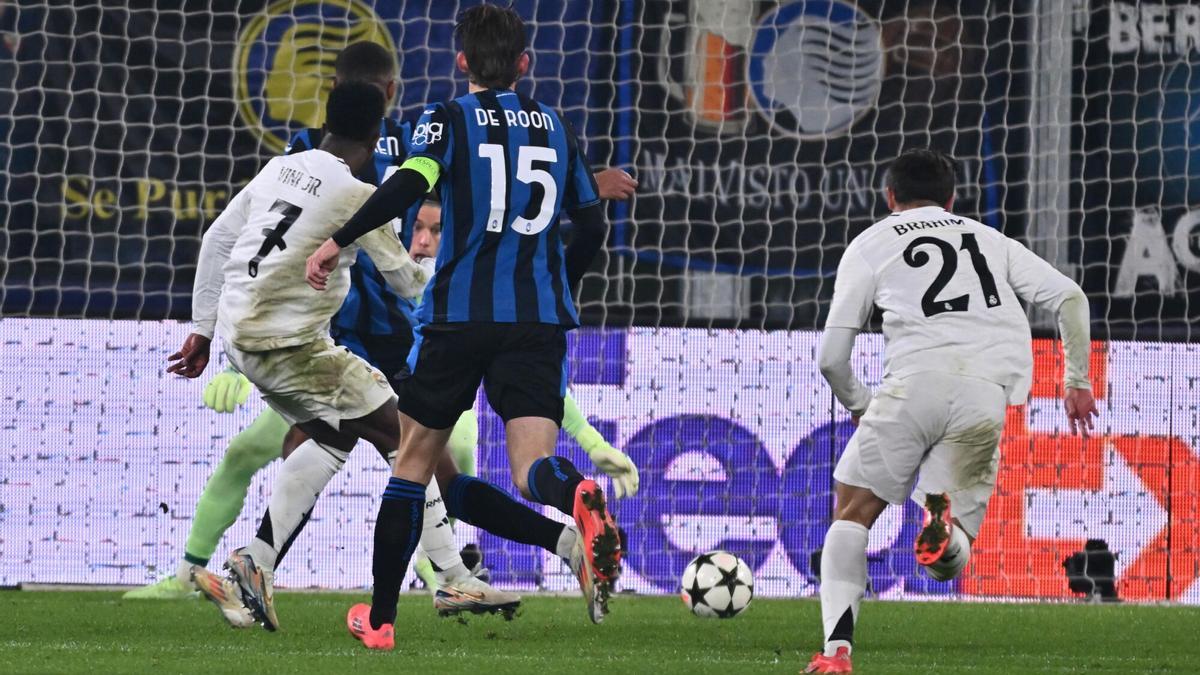 Vinicius anota el segundo del Real Madrid en Atalanta en el partido de Champions
