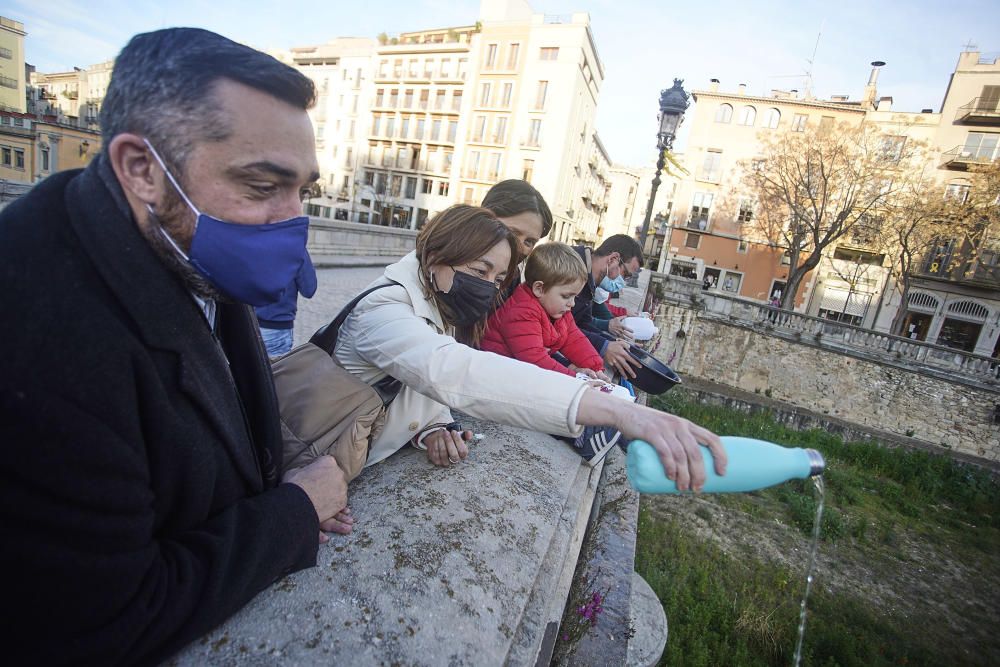 «Palanganada» al pont de Pedra per reivindicar un major cabal al Ter