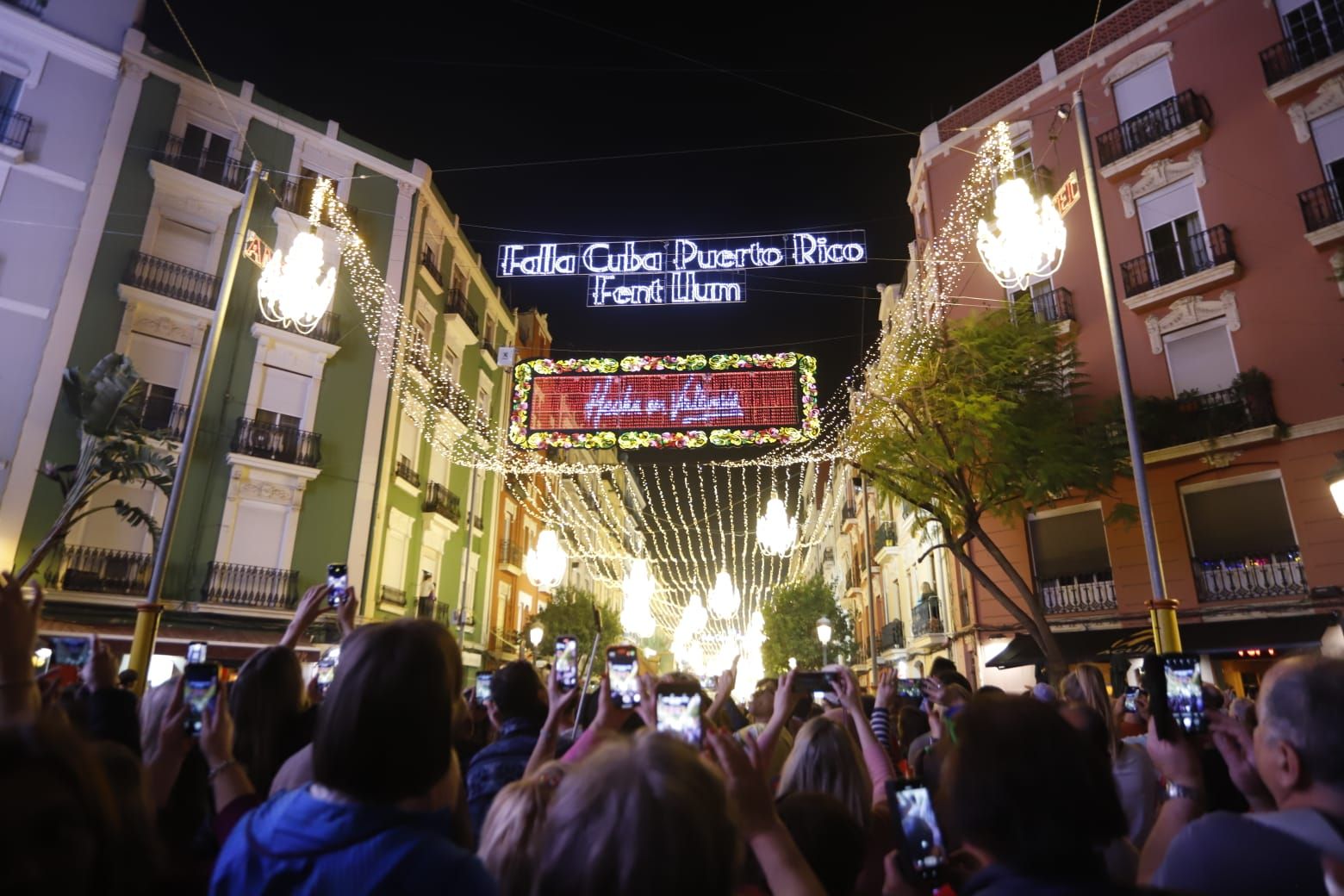 Encendido de luces de la falla Cuba-Puerto Rico