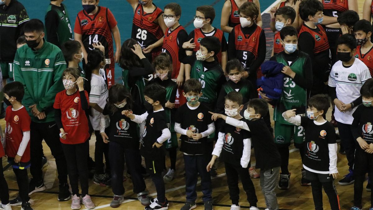 CACERES. PARTIDO DE BALONCESTO MASCULINO CACERES PATRIMONIO VS OVIEDO