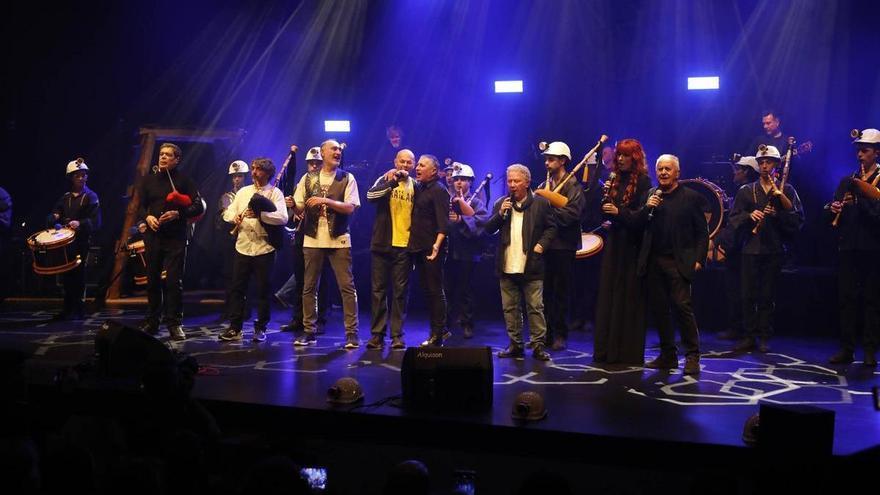 De folixa en folixa por Laviana: del aniversario de los Gaiteros del Carbón a las fiestas de La Ferrera y Les Campes
