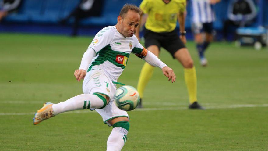 Nino, durante un partido con el Elche