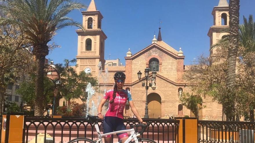 La ciclista torrevejense Sandra Alonso corre a partir del miércoles en la Emakumeen Bira 2019