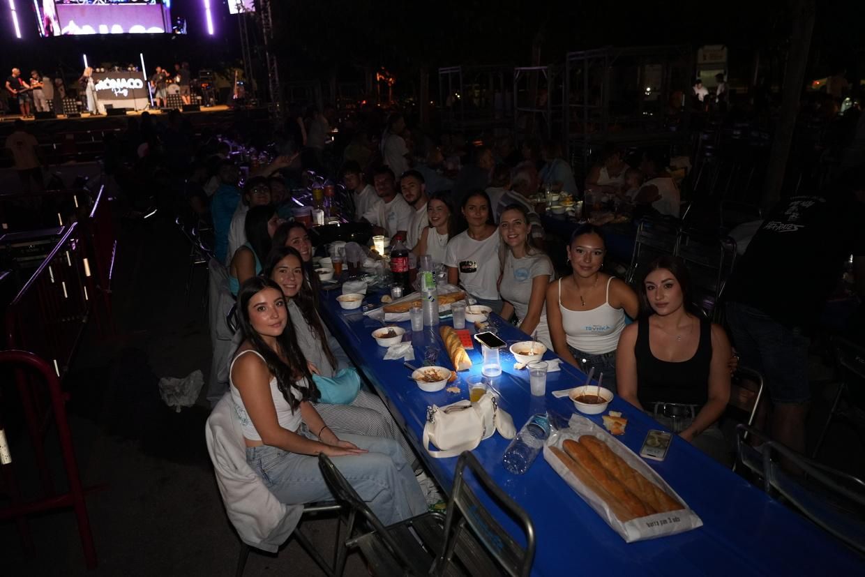 Galería: Les imatges del sopar de tombet de les penyes en les festes de Vila-real