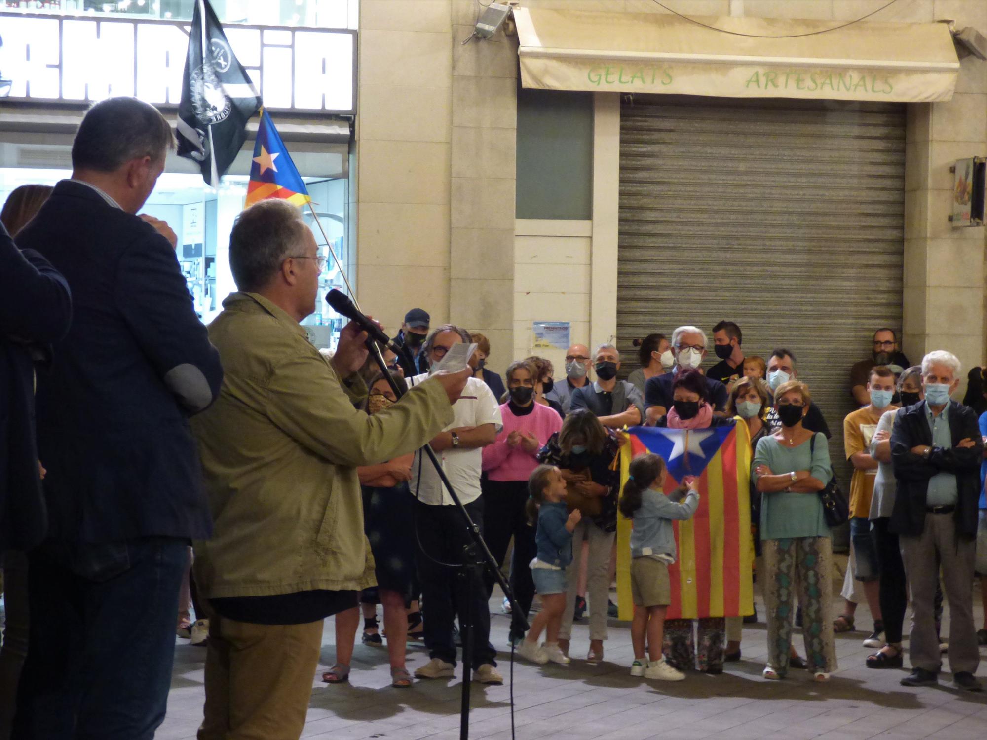 Concentració Free Puigdemont a Figueres