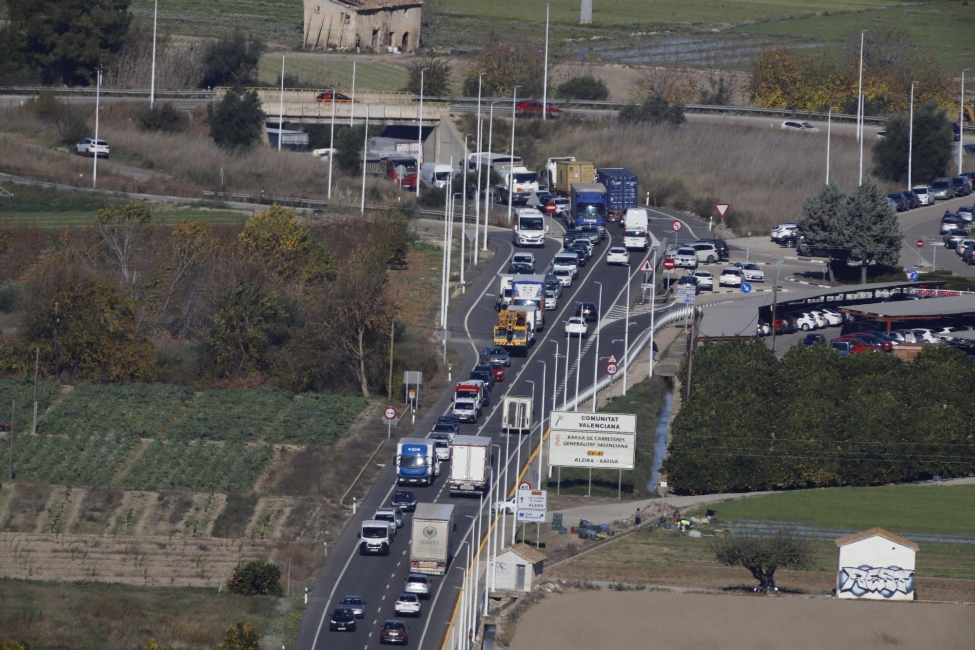 Un accidente en la A7 condensa el tráfico en Xàtiva