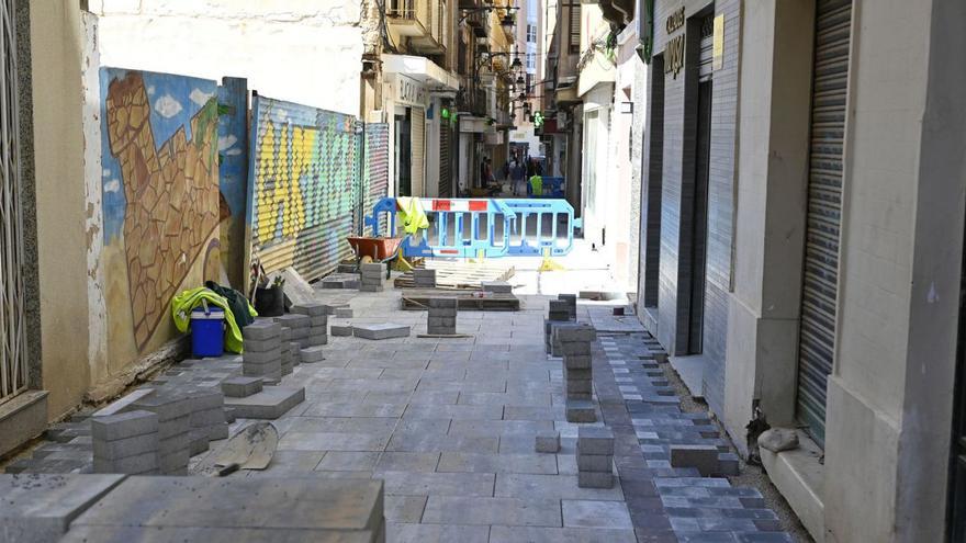 Una de las calles más comerciales de Cartagena, lista para Semana Santa