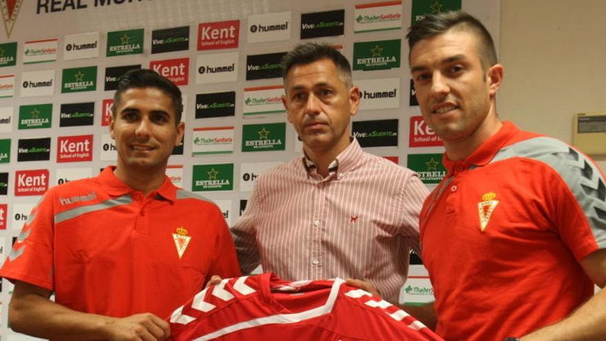 Los dos jugadores en l a presentación