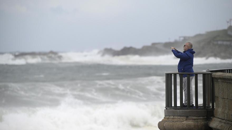 Continúa la alerta naranja en A Coruña por fenómenos costeros