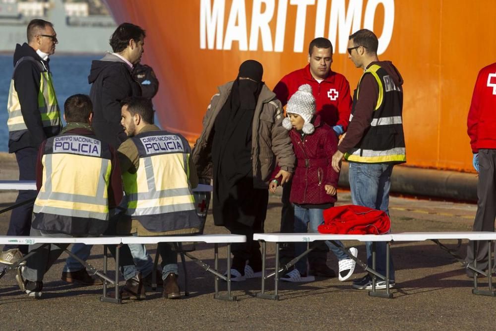 Desembarcan a más de 140 inmigrantes en Cartagena