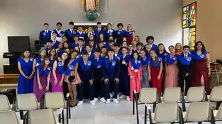 Los alumnos de 4º de la ESO del San Vicente de Paul de Gijón celebran su graduación