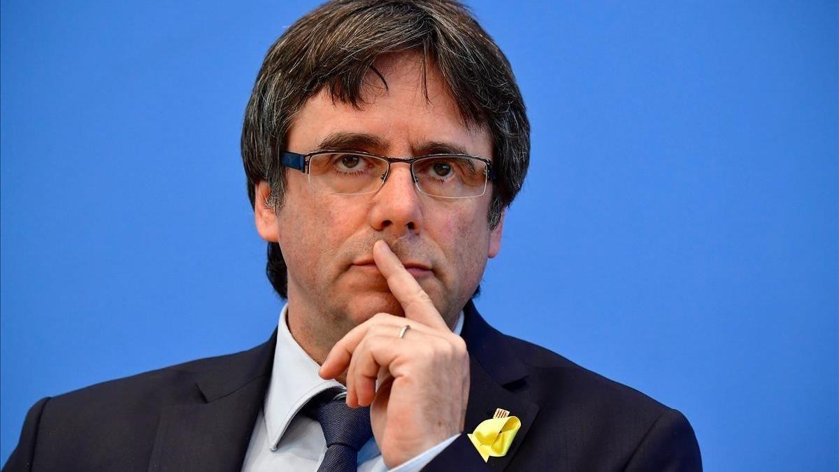 Puigdemont pide a Sánchez una propuesta concreta para Cataluña