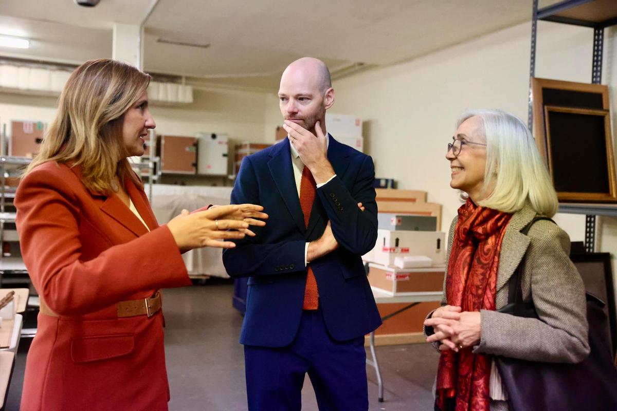 Catalá y Pons-Sorolla con el director de la Hispanic Society, Guillem Kientz.