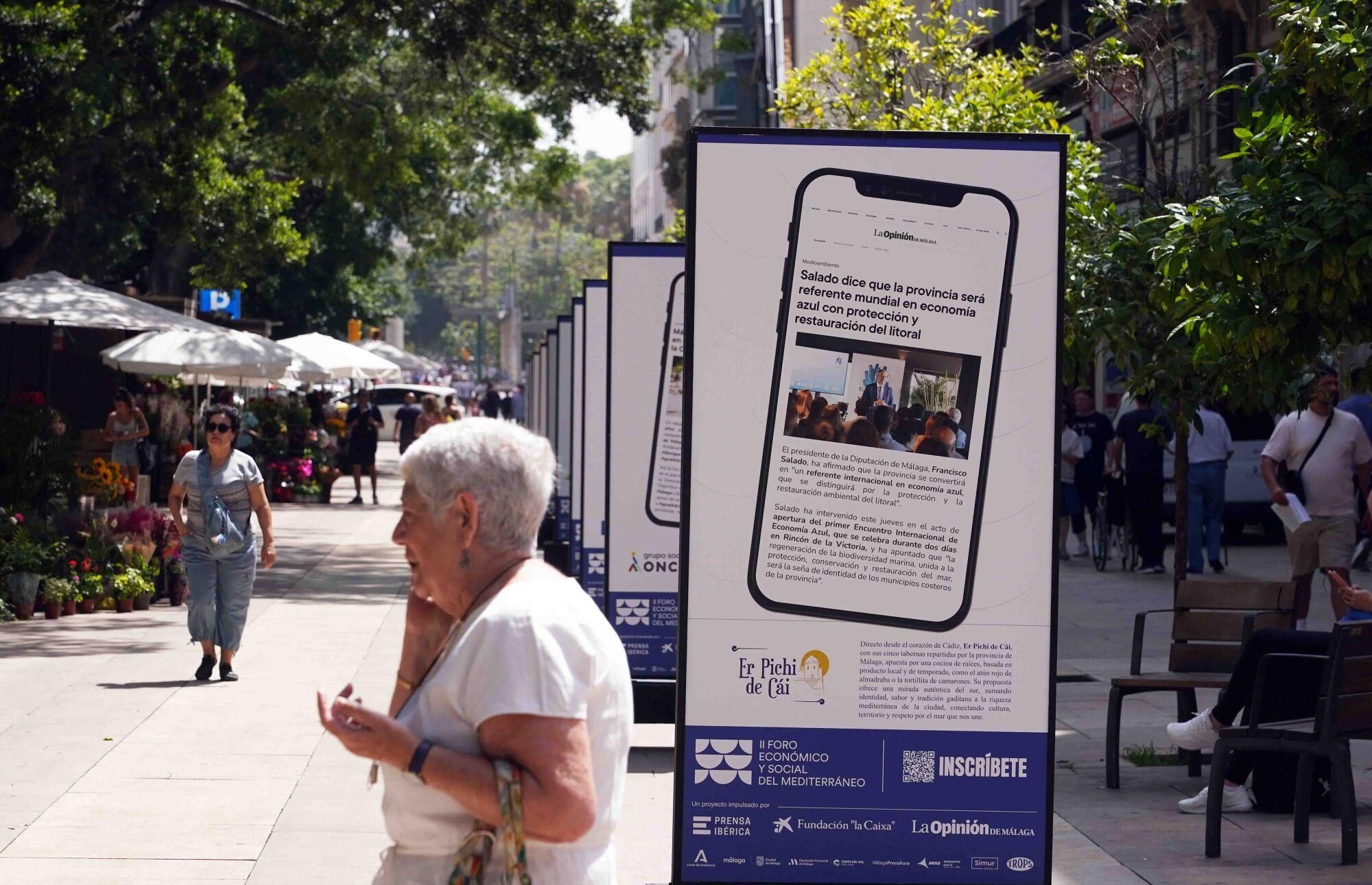 Exposición de mupis del Foro Mediterráneo en la Alameda Principal, del grupo Prensa Ibérica