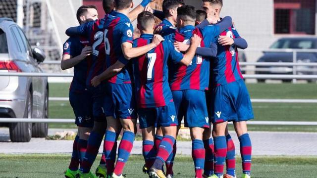 Los jugadores del Atlético Levante durante uno de los partidos en Segunda B este año.